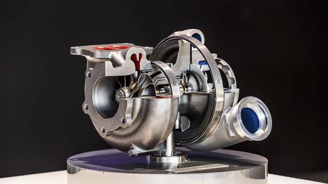 El nuevo turbocompresor asimétrico de Mercedes Benz.